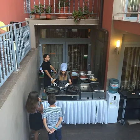 Tm Deluxe Hotel 3*